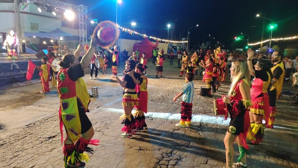 Esta noche continúa el Carnaval de Mi Tandil
